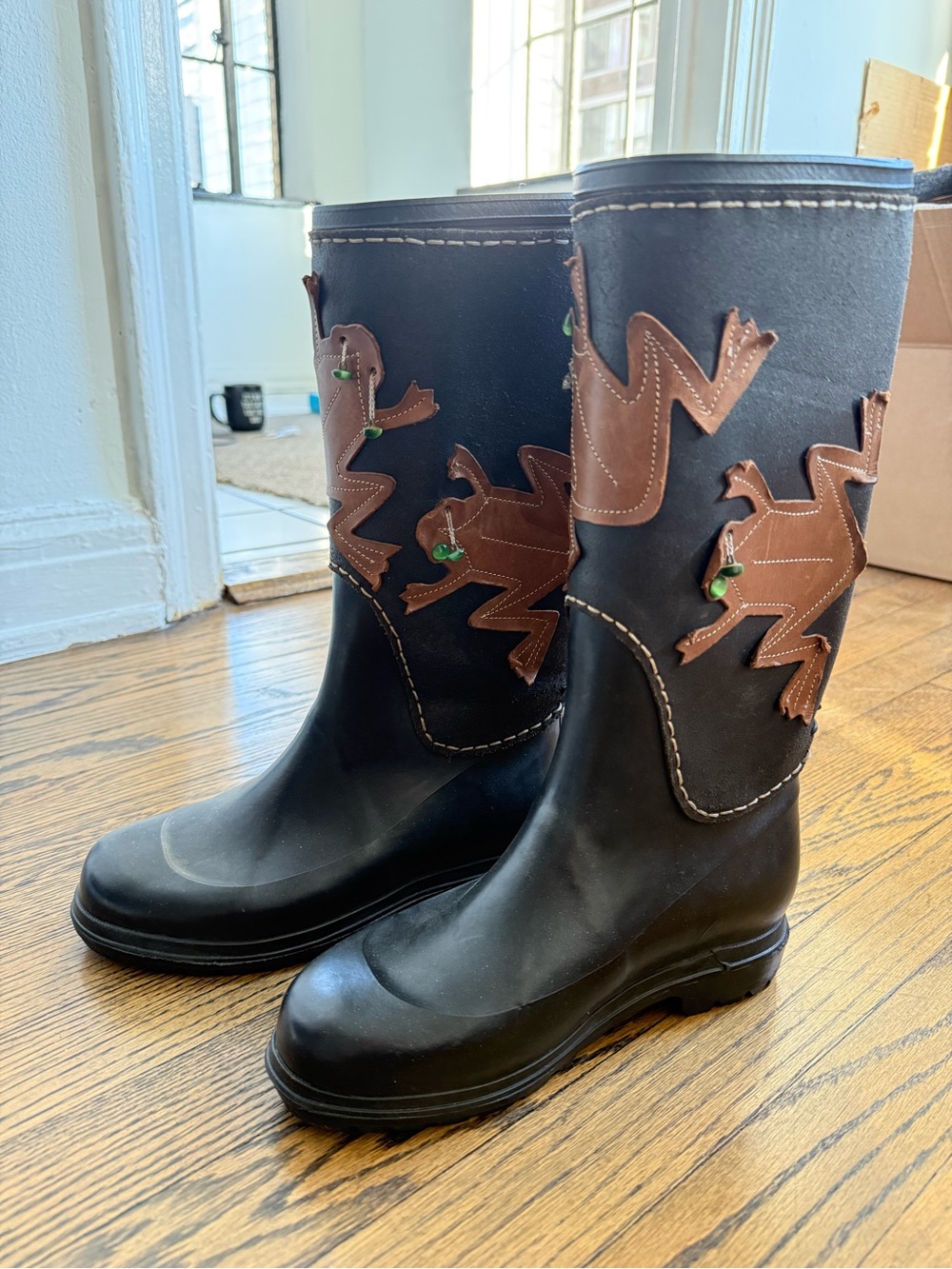 Trans-Parenrs Black Rain Boots with Brown Frog Appliqué - 37 Italy